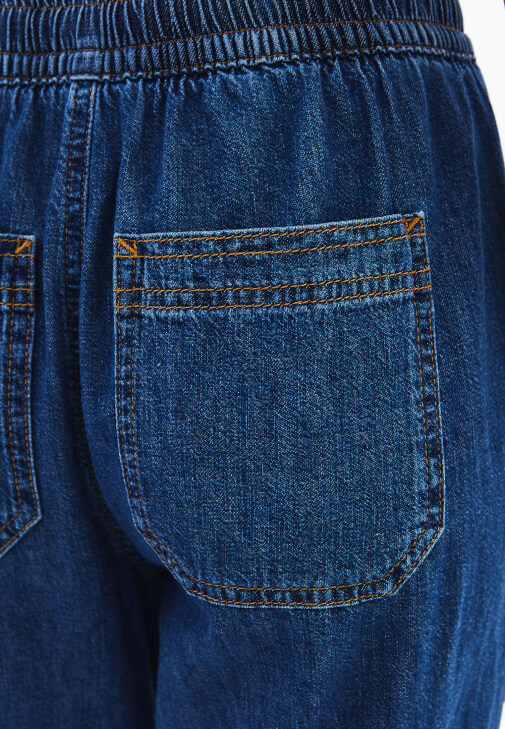 Yüksek Bel Wide-Leg Pantolon ve Askılı Atlet Kombini