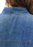 Denim Gömlek ve Barrel-Fit Pantolon Kombini
