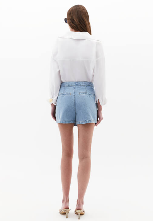 Denim Şort Etek ve Gömlek Kombini