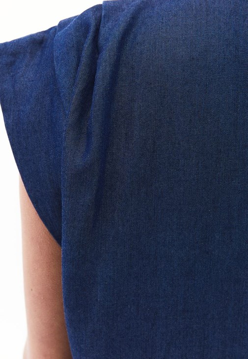 Yaka Detaylı Bluz ve Orta Bel Wide-Leg Pantolon Kombini