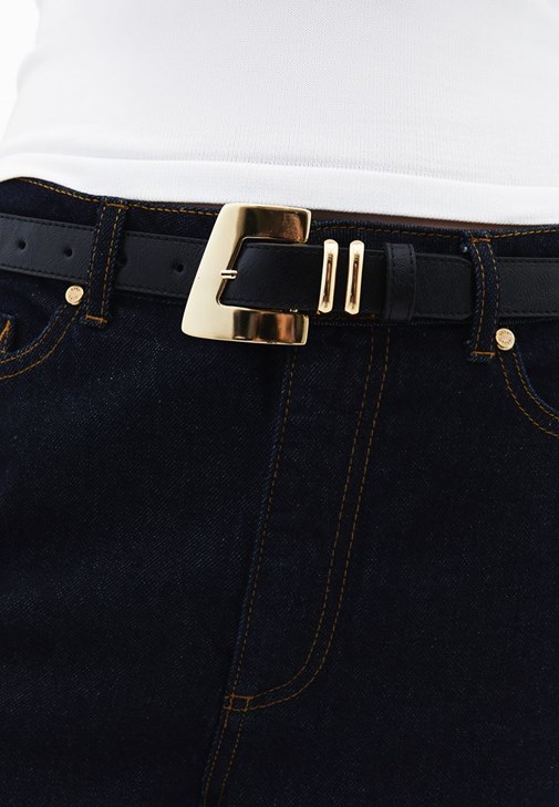 Siyah Toka Detaylı Kemer