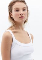 Crop Yelek ve Kargo Etek Kombini