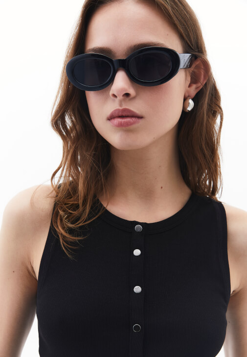 Çıtçıt Detaylı Atlet ve Boyfriend Pantolon Kombini