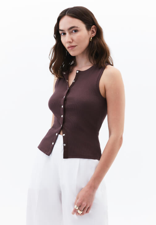 Kahverengi Çıtçıt Detaylı Atlet