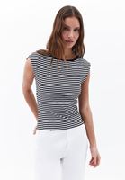 Bot Yaka Çizgili Tişört ve Straight-Fit Pantolon Kombini