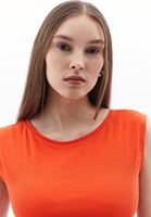 Bayan Turuncu Bot Yaka Tişört