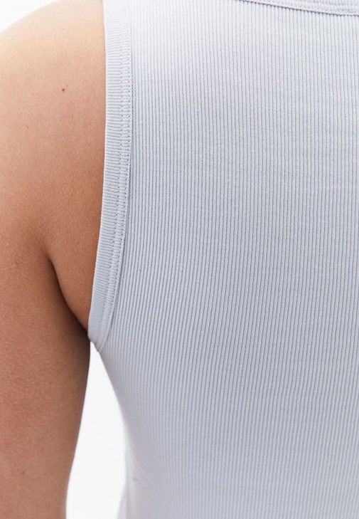 Kare Yaka Atlet ve Yüksek Bel Denim Pantolon Kombini