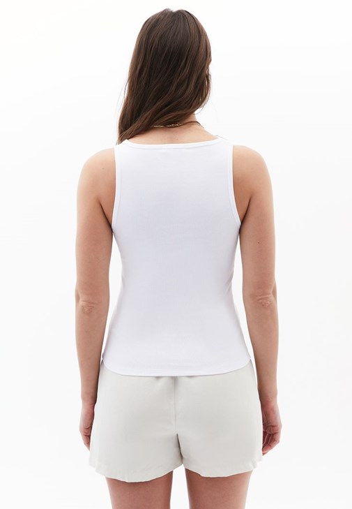 Kare Yaka Atlet ve Keten Şort Etek Kombini