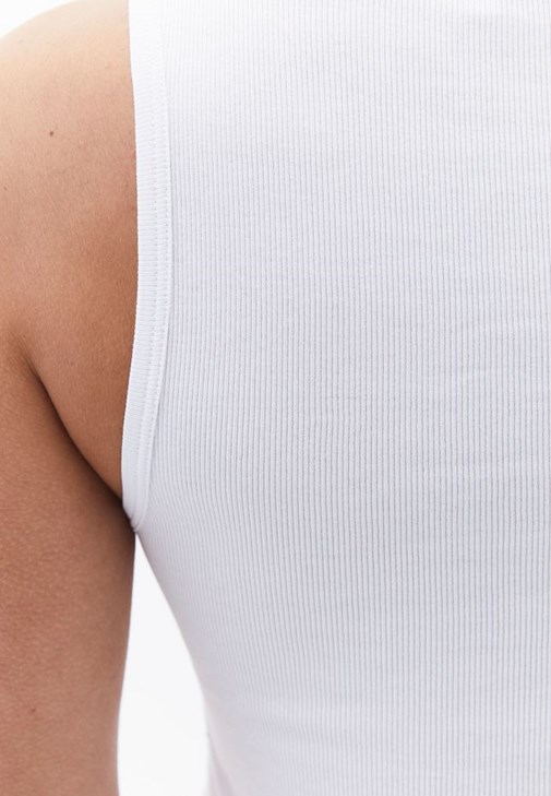 Kare Yaka Atlet ve Keten Şort Etek Kombini