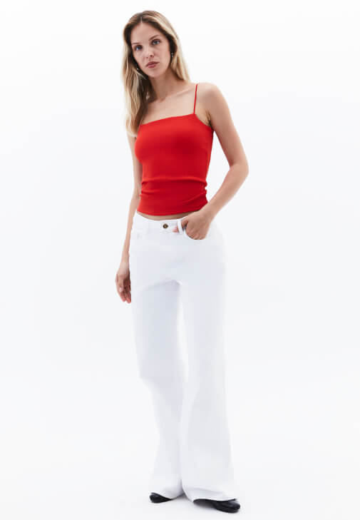 Askılı Atlet ve Orta Bel Pantolon Kombini