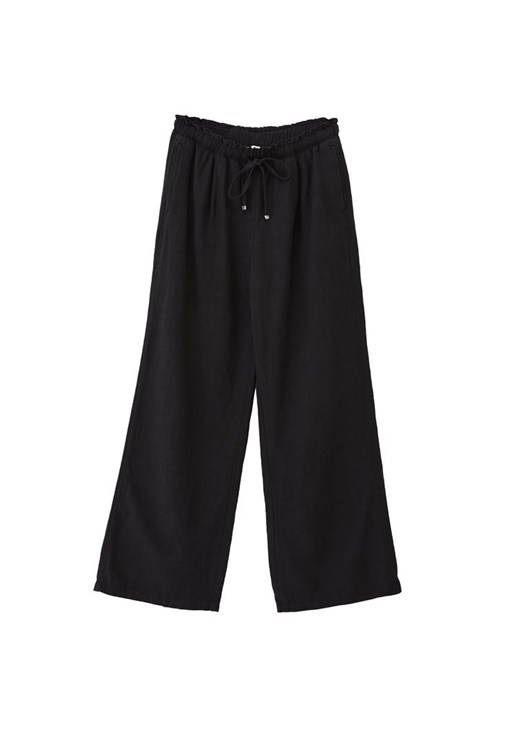 Keten Karışımlı Pantolon ve Dantel Bluz Kombini