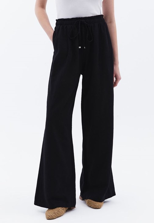 Keten Pantolon ve Modal Atlet Kombini