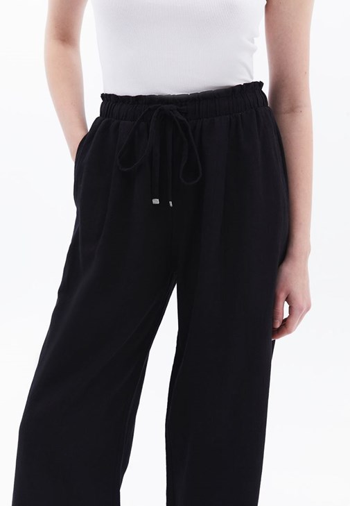 Keten Pantolon ve Modal Atlet Kombini