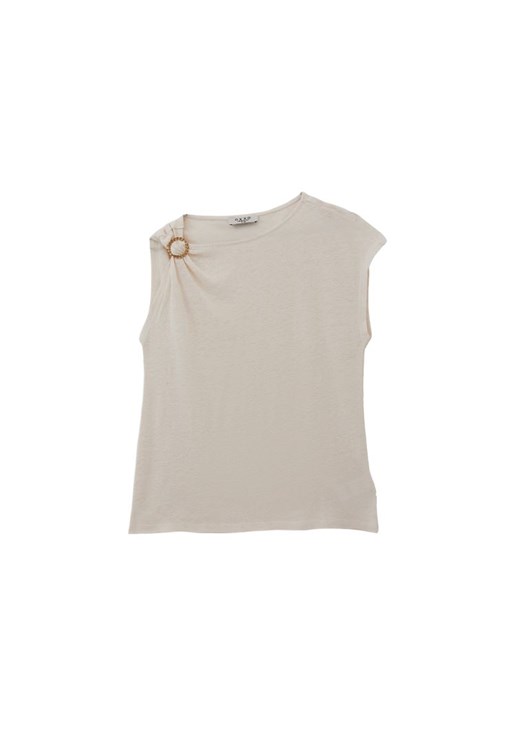 Keten Tokalı Tişört ve Keten Pantolon Kombini