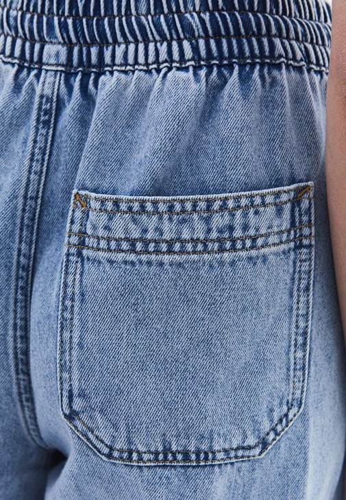 Wide-Leg Pantolon ve U Yaka Atlet Kombini