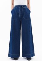 Yüksek Bel Wide-Leg Pantolon ve Bağcıklı Bluz Kombini