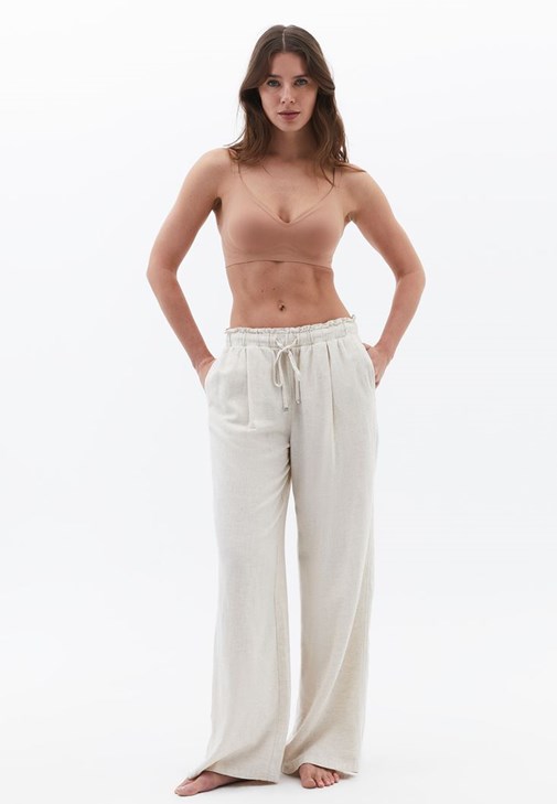 Dikişsiz Bralet ve Wide-Leg Pantolon Kombini