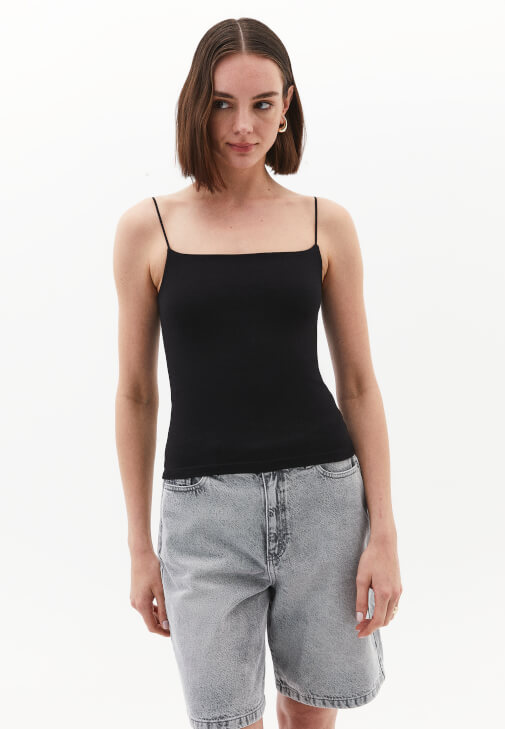 Askılı Atlet ve Bermuda Şort Kombini