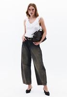 Fırfırlı Atlet ve Barrel-Fit Pantolon Kombini