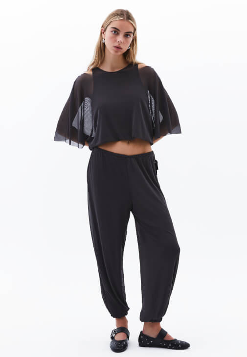 Balon Pantolon ve Tül Bluz Kombini