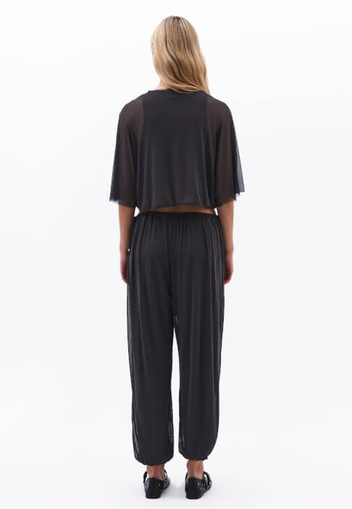Balon Pantolon ve Tül Bluz Kombini