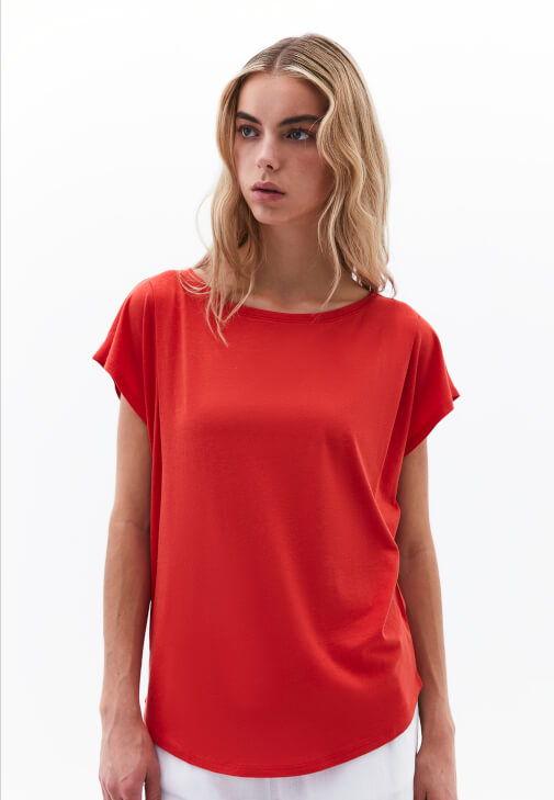 Modal Tişört ve Baggy-Fit Pantolon Kombini