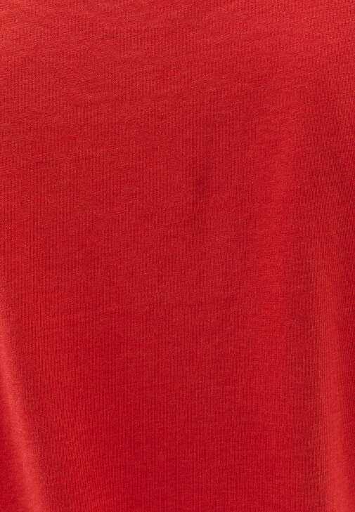 Modal Tişört ve Baggy-Fit Pantolon Kombini