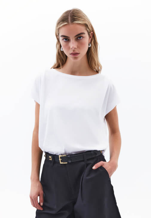  Modal Bot Yaka Tişört