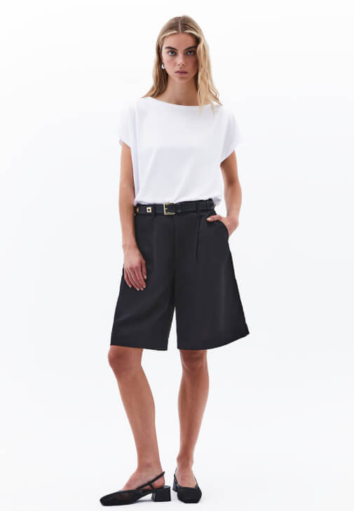 Modal Tişört ve Keten Şort Kombini