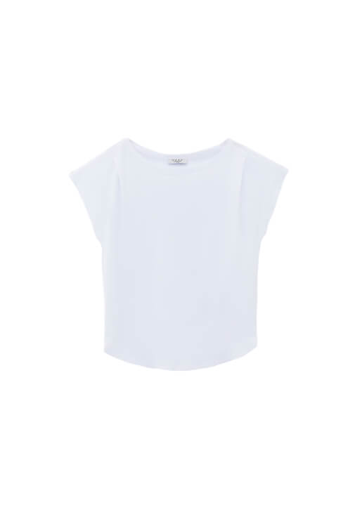 Modal Tişört ve Keten Şort Kombini