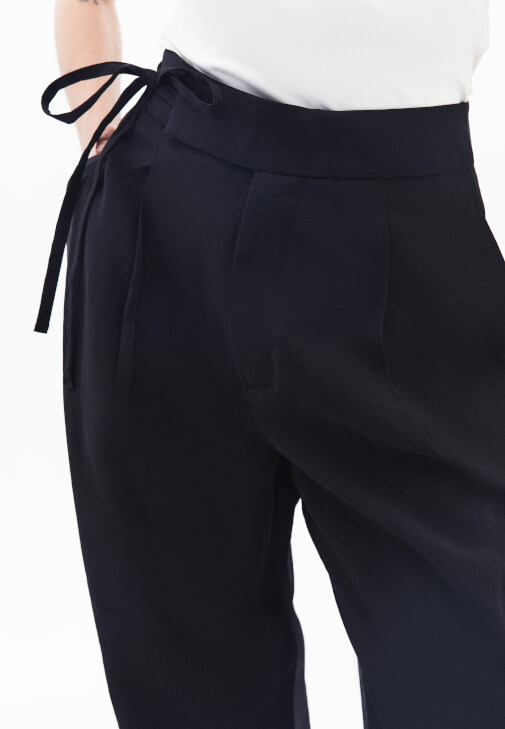 Modal Pantolon ve Büzgülü Bluz Kombini