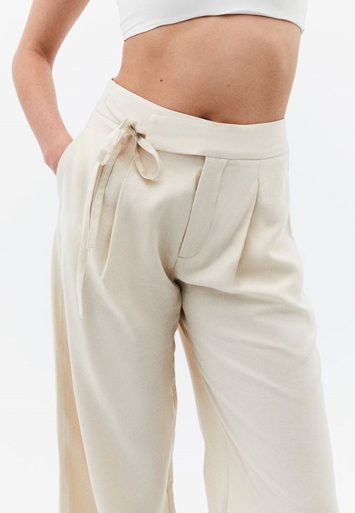 Modal Straight-Fit Pantolon ve Bralet Kombini