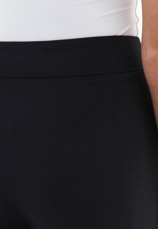Straight-Fit Pantolon ve V Yaka Atlet Kombini