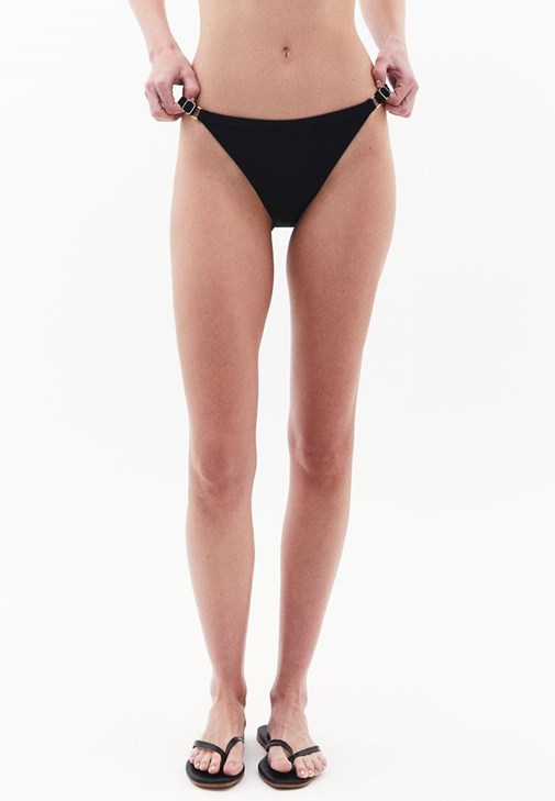 Düşük Bel Bikini Altı ve Bikini Üstü Kombini