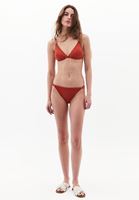 Düşük Bel Bikini Altı ve V Yaka Bikini Üstü Kombini
