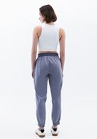 Orta Bel Jogger Pantolon ve Halter Yaka Atlet Kombini