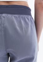 Orta Bel Jogger Pantolon ve Halter Yaka Atlet Kombini
