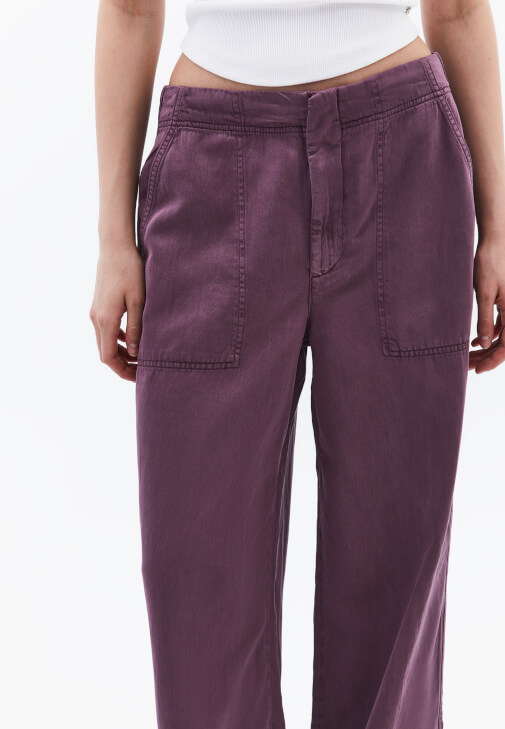 Wide-Leg Pantolon ve Büzgülü Atlet Kombini