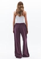 Wide-Leg Pantolon ve Büzgülü Atlet Kombini