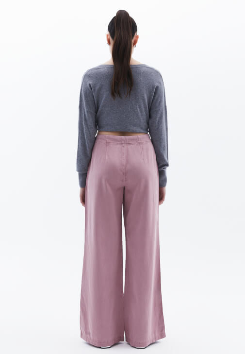 Orta Bel Wide-Leg Pantolon ve Süveter Kombini