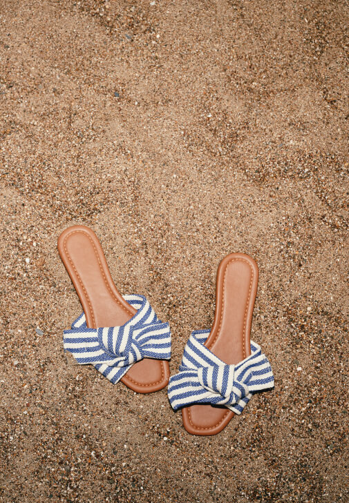 Çok Renkli Fiyonk Detaylı Terlik