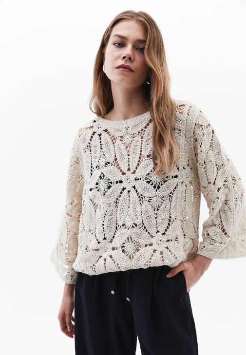 Krem Bot Yaka Jakarlı Bluz