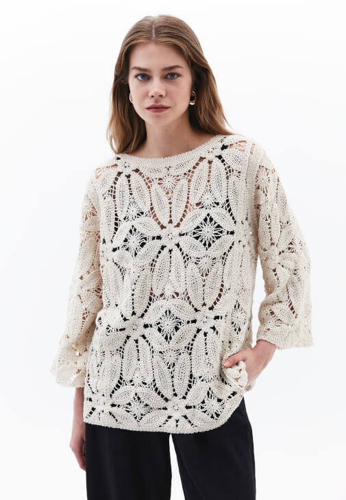 Jakarlı Bluz ve Keten Bol Paça Pantolon Kombini