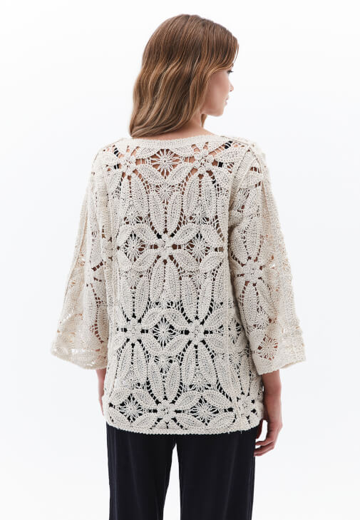 Jakarlı Bluz ve Keten Bol Paça Pantolon Kombini