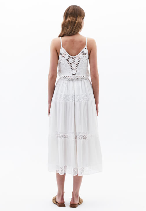 İnce Askılı Elbise ve Tokalı Terlik Kombini