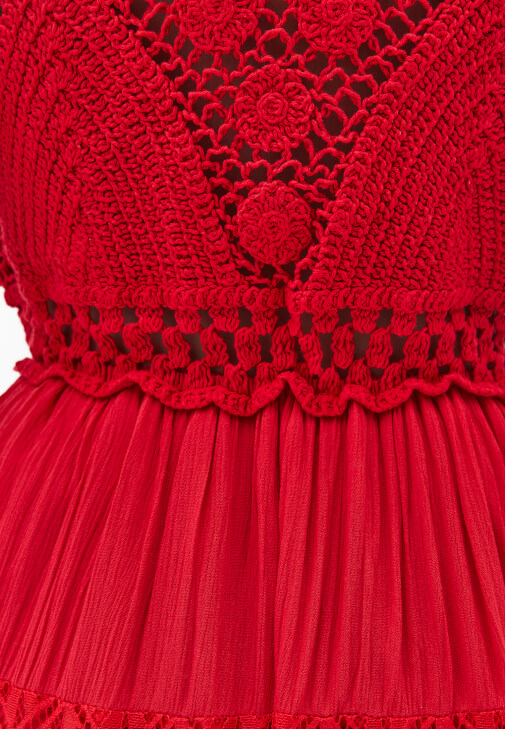 Askılı Midi Elbise ve Düz Terlik Kombini 