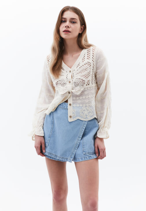 Krem Kelebek Desenli Crop Bluz