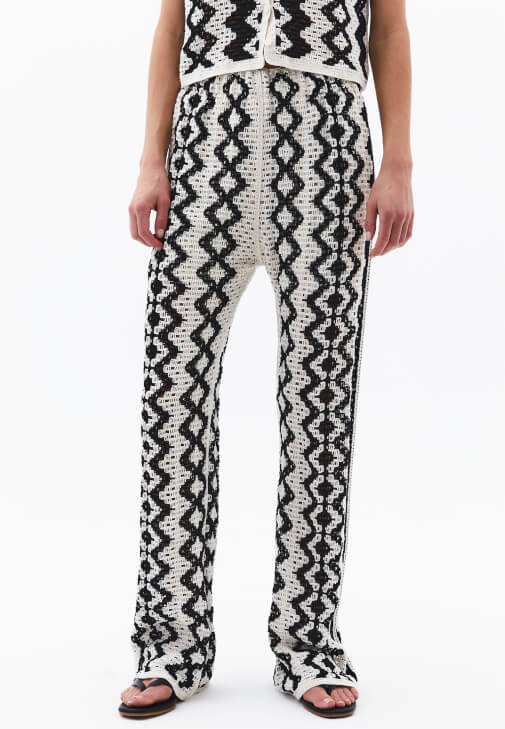 Bootcut Pantolon ve Jakarlı Yelek Kombini