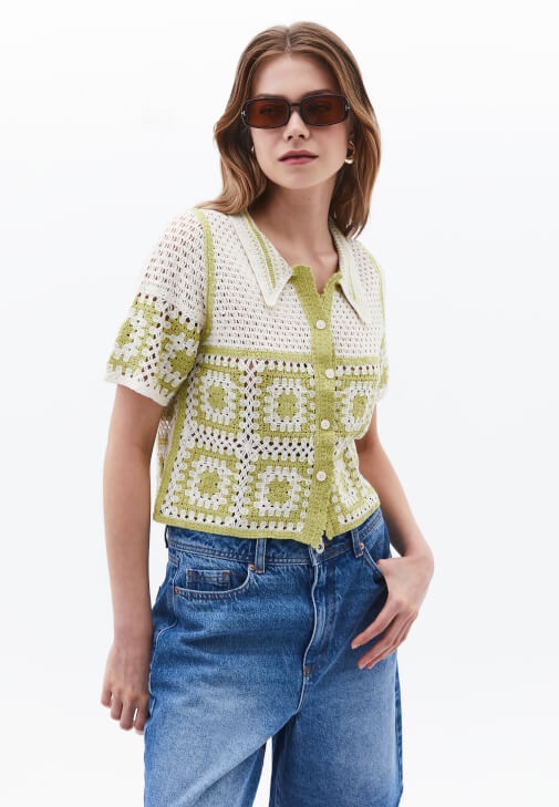 Desenli Gömlek ve Bermuda Şort Kombini