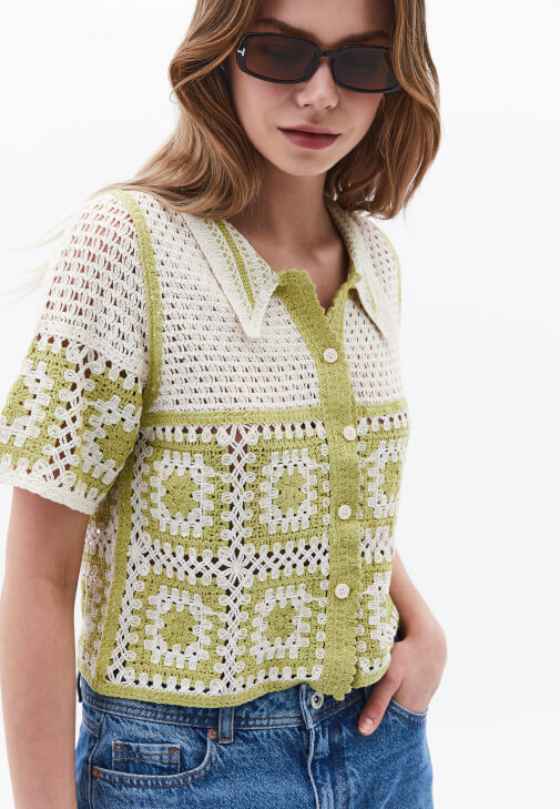 Desenli Gömlek ve Bermuda Şort Kombini